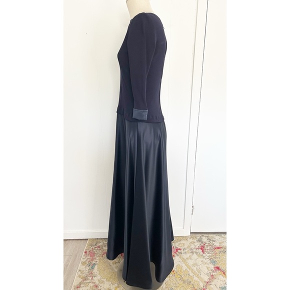 Tadashi Shoji Navy Satin Skirt‎ Boatneck Long Gown Size 10 - Picture 2 of 7